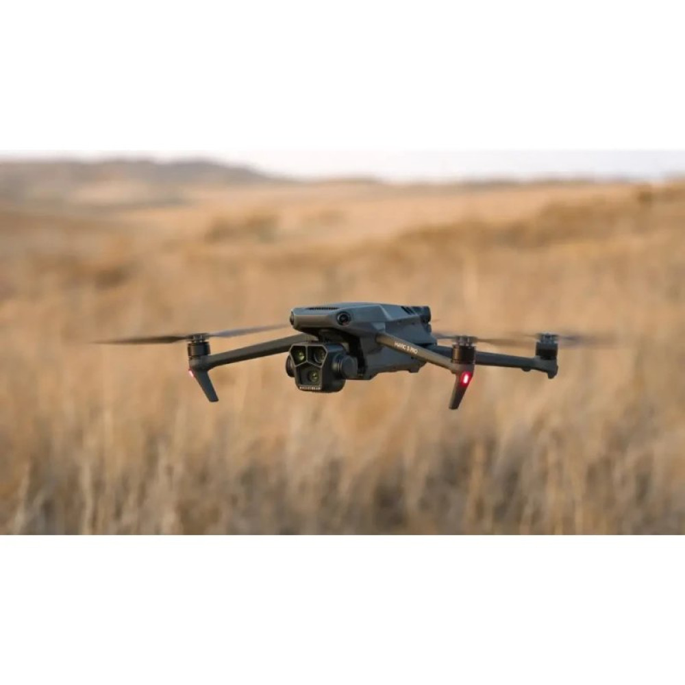 Квадрокоптер DJI Mavic 3 Pro Fly More Combo (DJI RC Pro) (CP.MA.00000662.01)